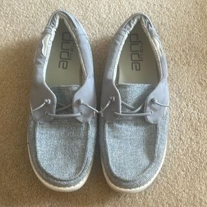Hey Dudes women’s size 12. Laila color artic ice